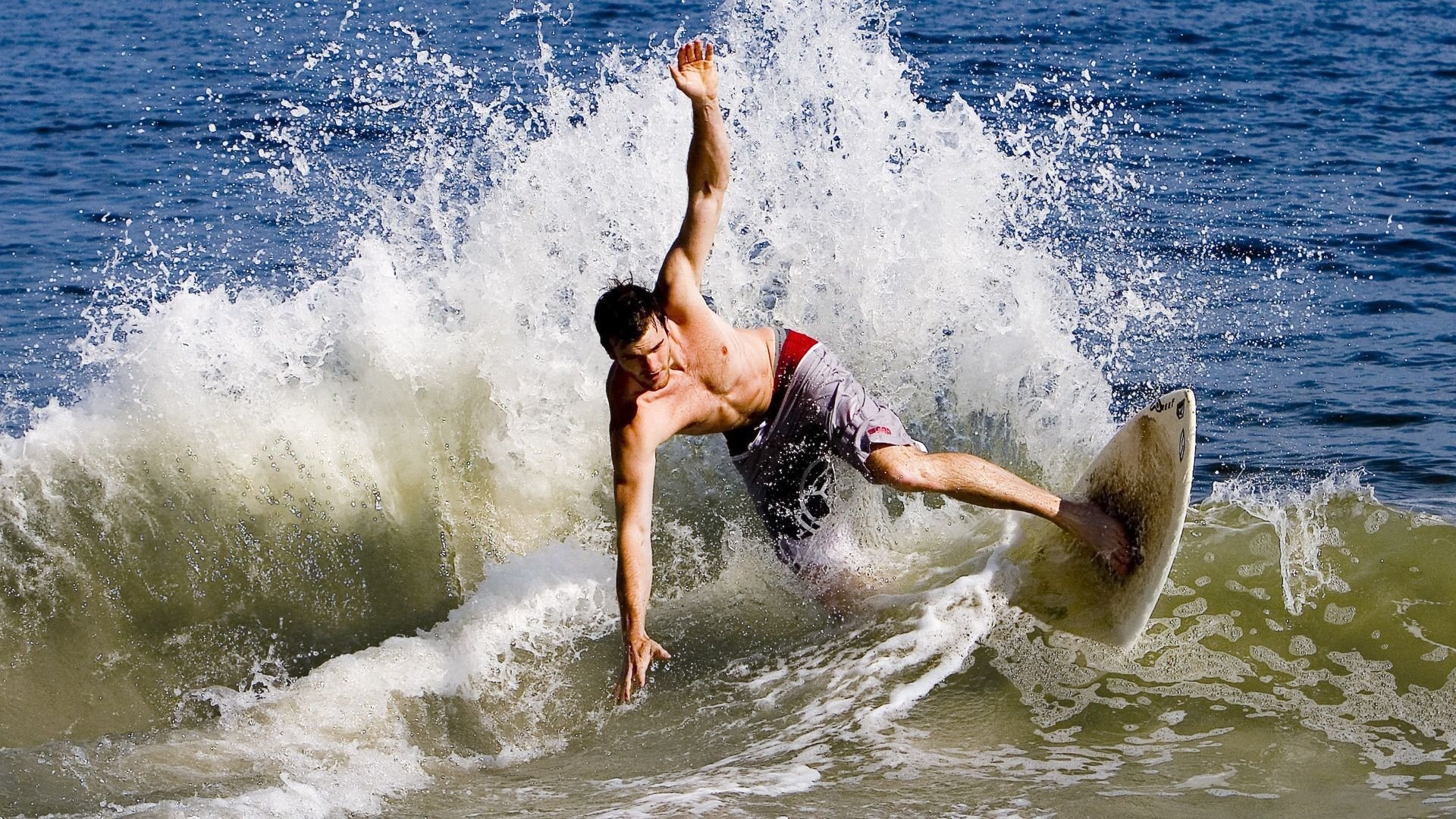 九游娱乐平台-800米自由泳决赛 梅尔滕斯全程稳定输出，800米自由泳比赛视频